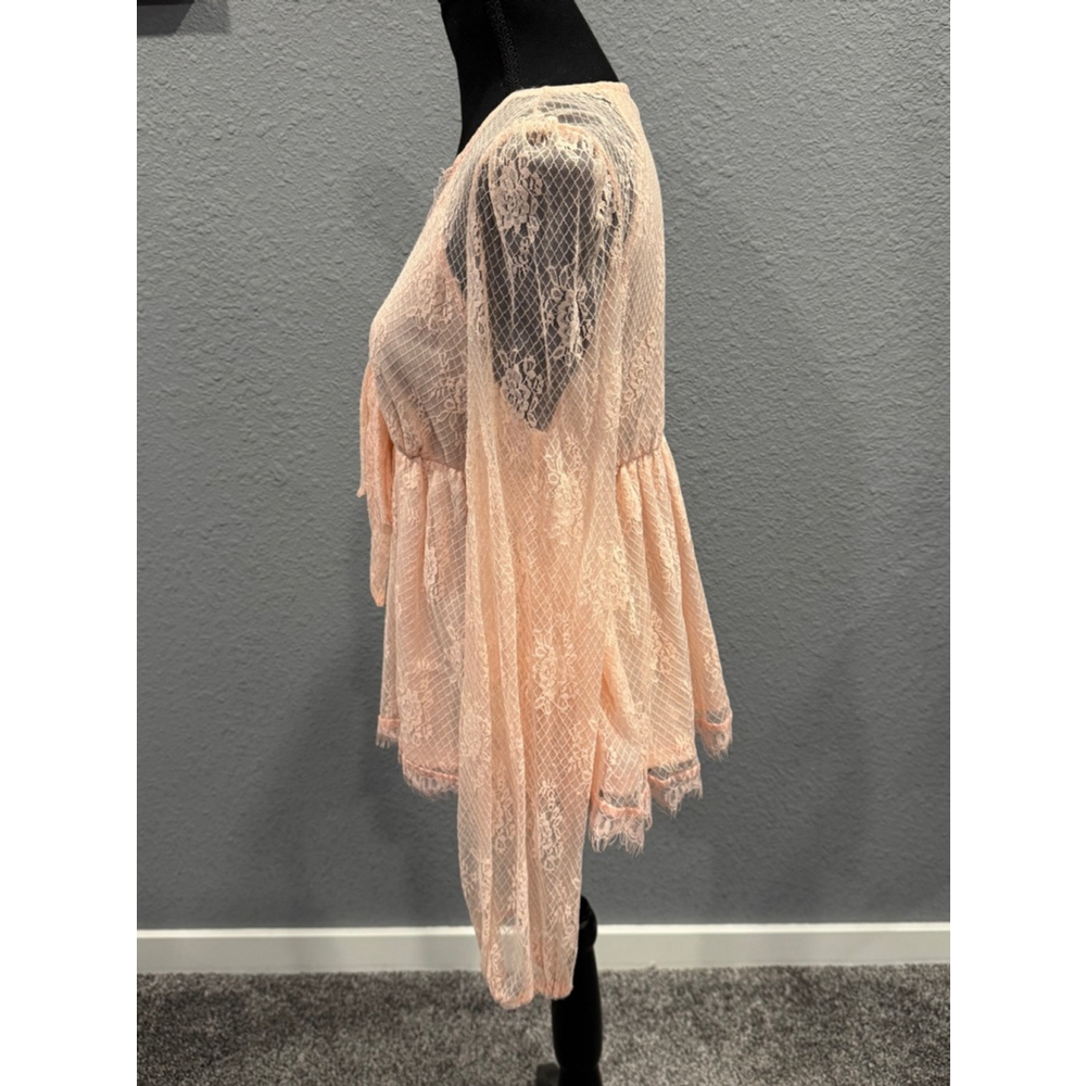 Mi Ami Elegant Blush Lace Tie-Front Peplum Top - Size XL - Picture 3 of 8